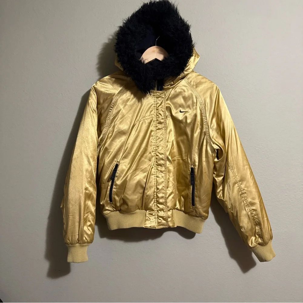 Nike Gold Puffy Coat With Hood Size XL - Faux Fur On Hood, But Can Be Removed